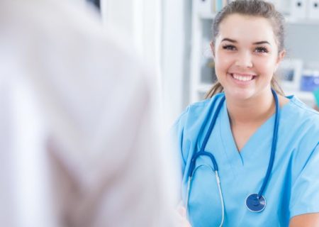 How to Choose the Right CNA School
